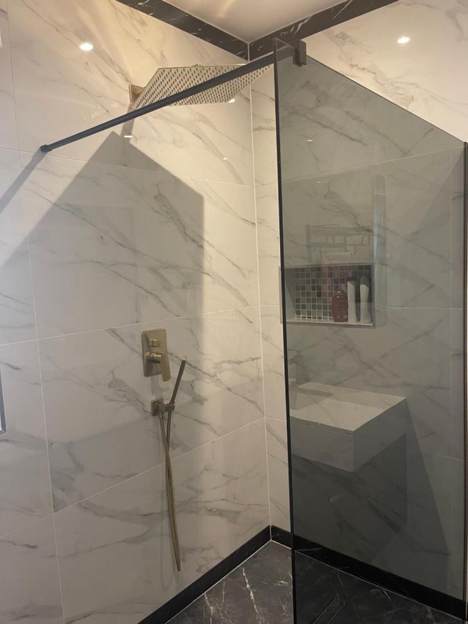 Modern Huge Double Room With Private Bathroom In Colindale Edgware Exterior foto