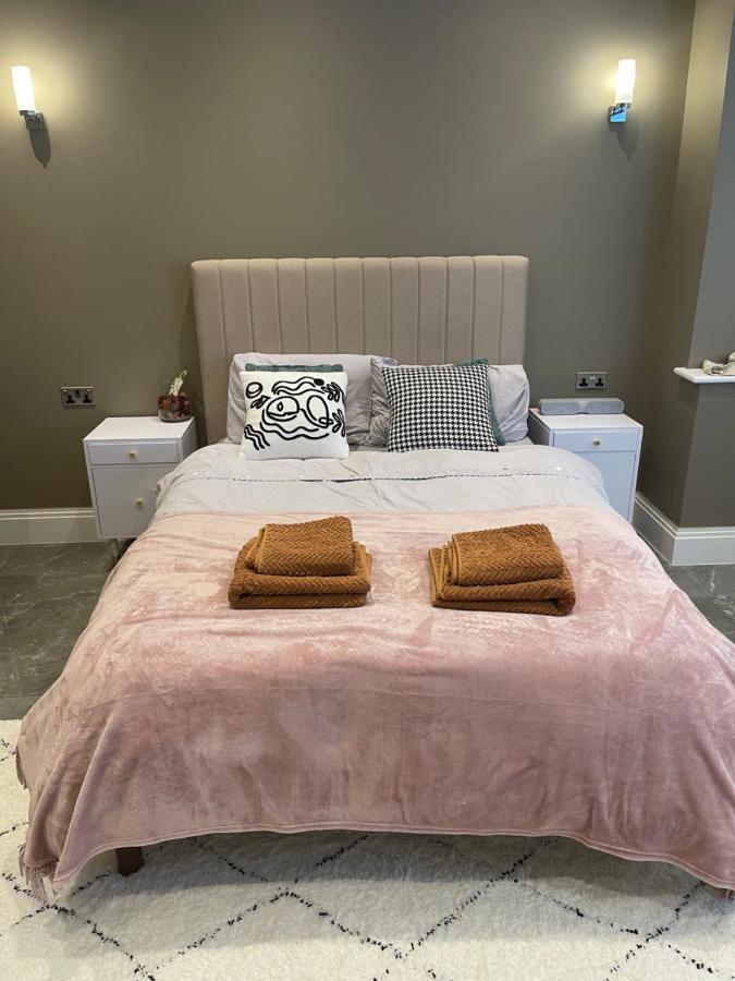 Modern Huge Double Room With Private Bathroom In Colindale Edgware Exterior foto